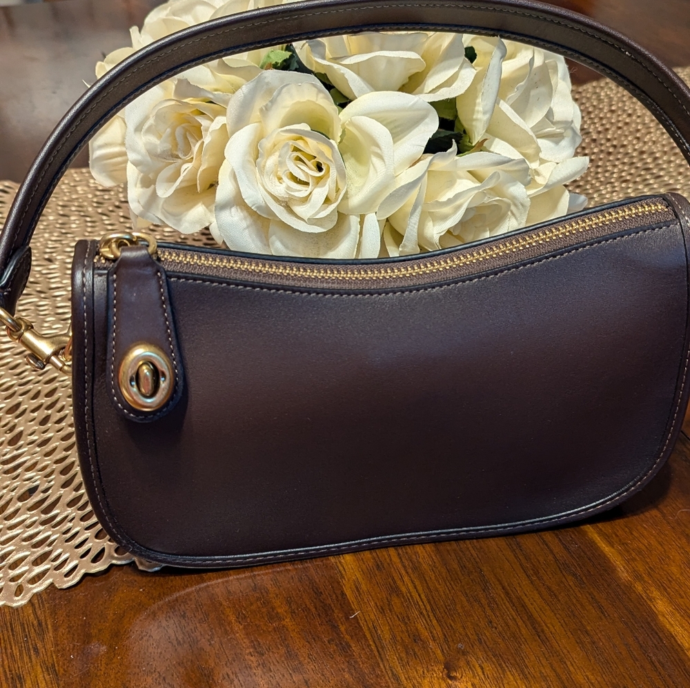 Coach Swinger Bag in Maple